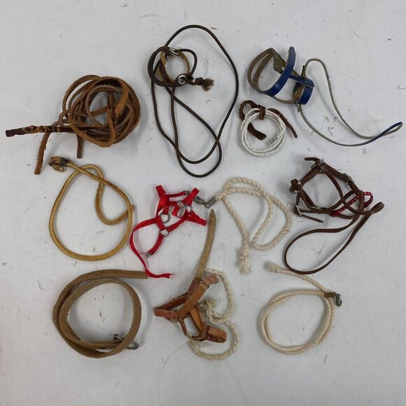 Breyer Brown Vintage Horse Barn Playset | Includes Dolls & Accessories - Picture 11 of 11